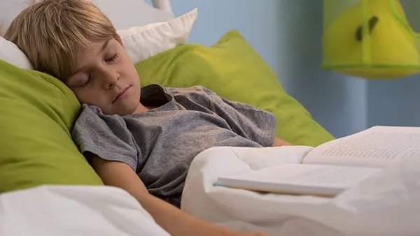 小孩磨牙是什么原因