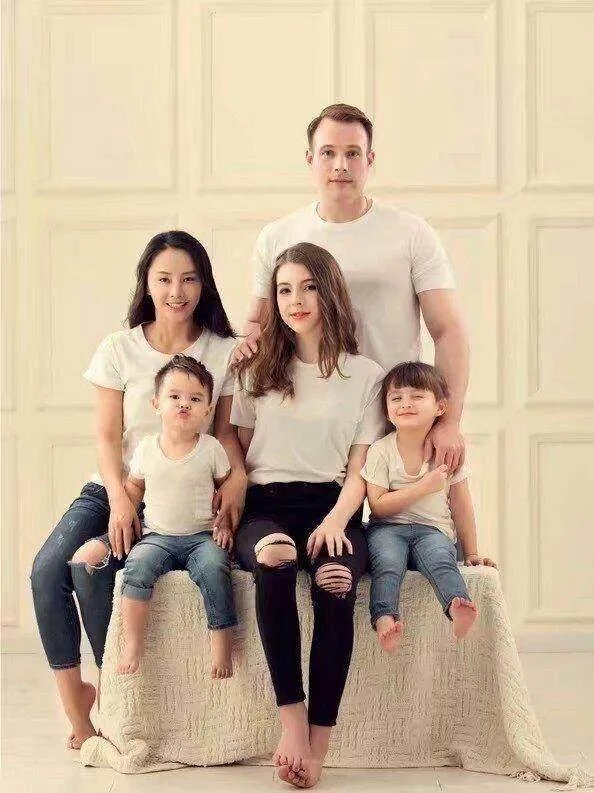 41岁吴奇隆前妻与现妻的现状？