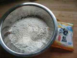 自制鸡蛋面的做法，自制鸡蛋面怎么做好吃，自制