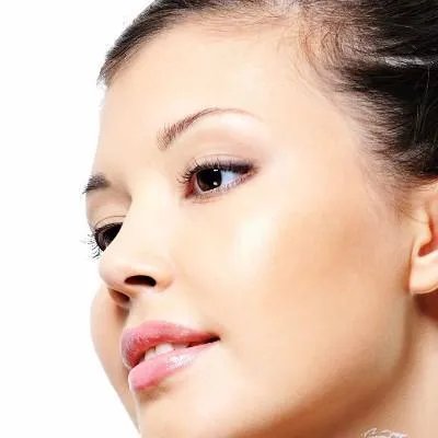 脸上为什么长斑呢