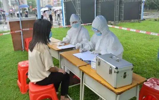 上海浦东新区等地疫情总体呈持续下降趋势，市民的生活何时恢复正常？