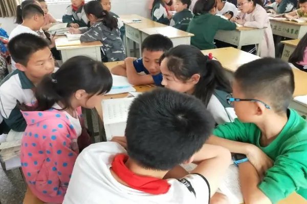 朝花夕拾的手抄报 初一内容怎么写