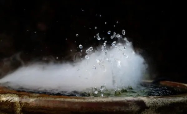 冰、水、水蒸气有哪些区别？