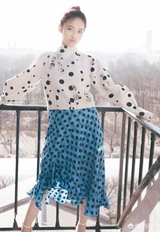 波点裙怎么搭配