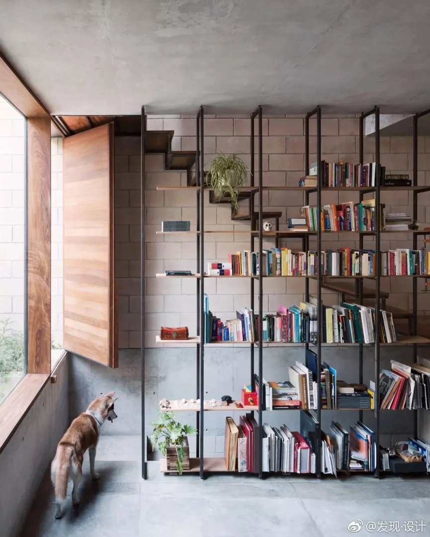 这座被命名为“AS Town House”的住宅位于墨西哥城...