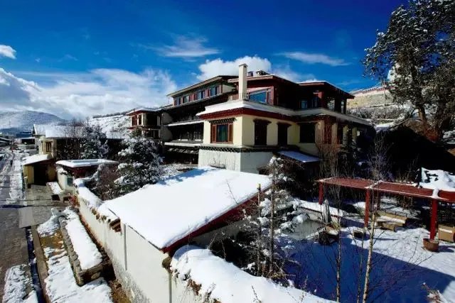 离开央视，藏族青年在海拔4000米打造云巅之家，潇洒！