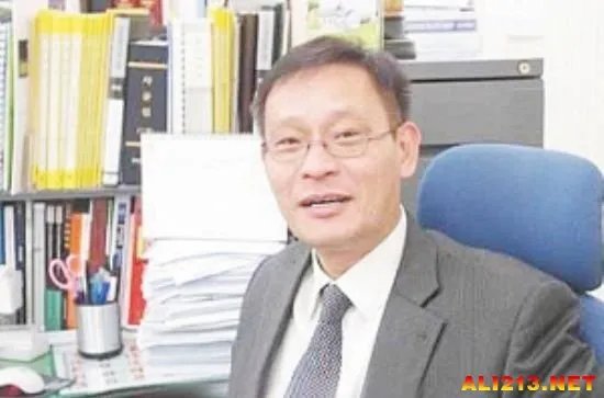 10大全球高智商人物排行榜 爱因斯坦居然倒数第三！