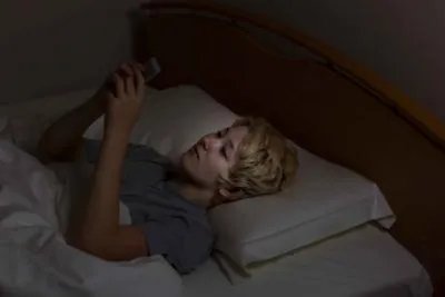 27岁二胎妈妈熬夜玩手机猝死 熬夜的危害有哪些?