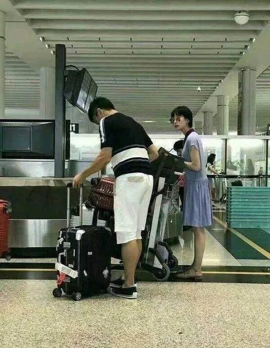 41岁吴奇隆前妻与现妻的现状？