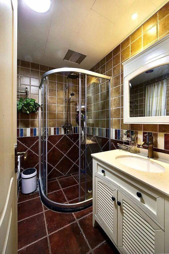 卫生间墙面效果图，卫生间墙砖腰线选择！