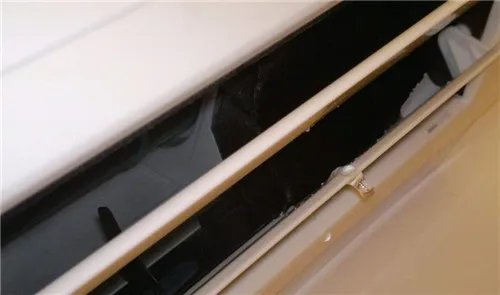 空调出风口滴水怎么回事