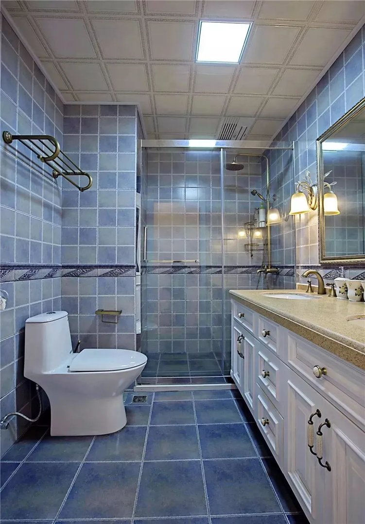 卫生间墙面效果图，卫生间墙砖腰线选择！