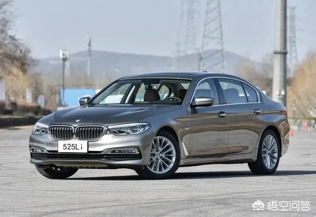 宝马x3和五系一个级别还是和三系一个级别？为什么？