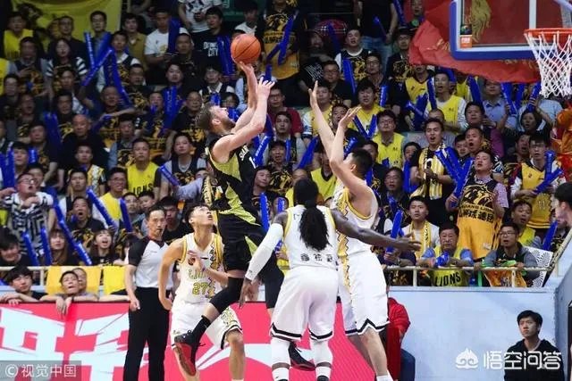 半决赛第六场，山东男篮脆败浙江广厦，如何评价今天的山东男篮？