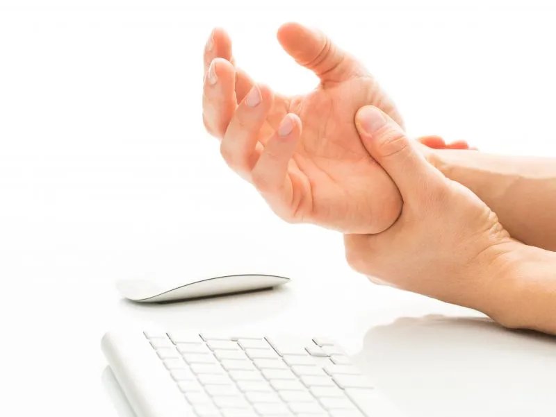 手麻木是怎么回事