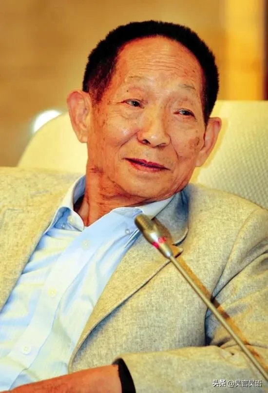 一个视频主播拿袁隆平照片问一些青年，十个有九个不认识你怎么看？