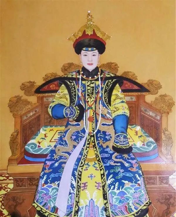 皇后 皇太后 太后 太皇太后区别？ 或者说皇帝分别给她们叫什么的？