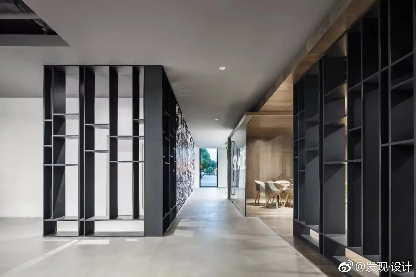 详图CUN寸DESIGN完成了盖娅互娱在上海办公室的设计项目...