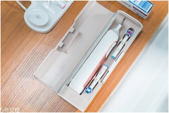 欧乐b电动牙刷怎么样？四个刷头很好用