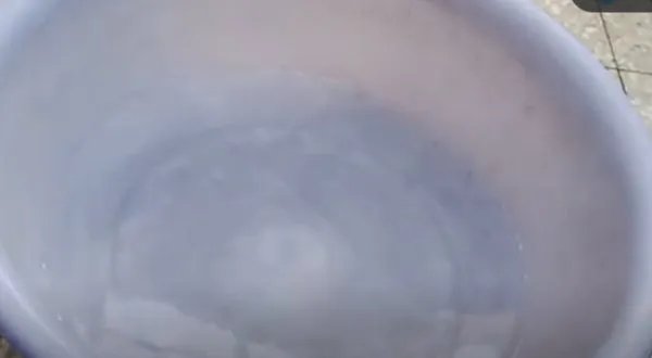 怎样正确使用藿香正气水洗头