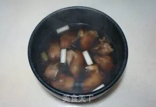 炖猪脚