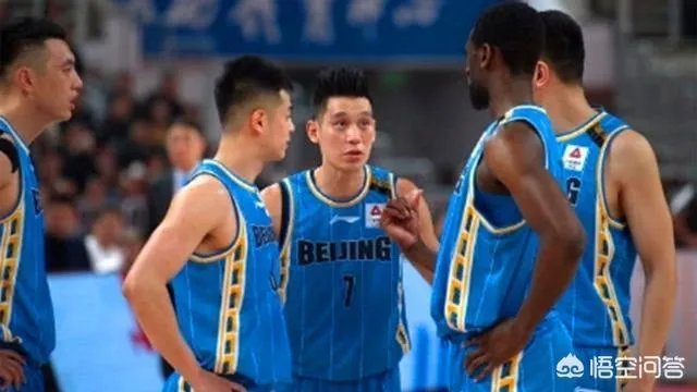 首钢和山西男篮的常规赛中，林书豪被外援富兰克林所撞到，翟晓川上前出头，你怎么看？