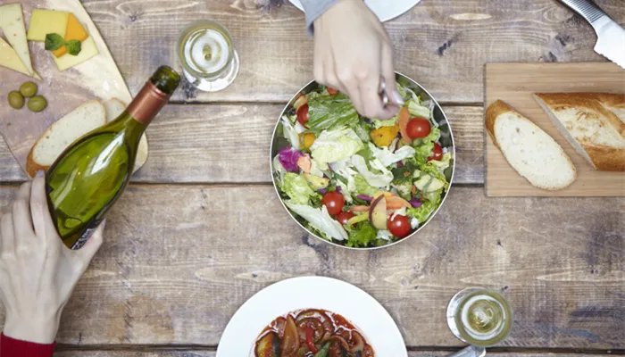 干白葡萄酒怎么喝 如何喝干白葡萄酒