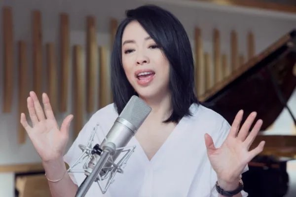 《我是歌手》中黄绮珊原名叫什么？