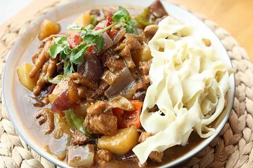 新疆大盘鸡的做法 正宗新疆大盘鸡怎么做