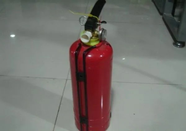 泡沫灭火器的使用方法