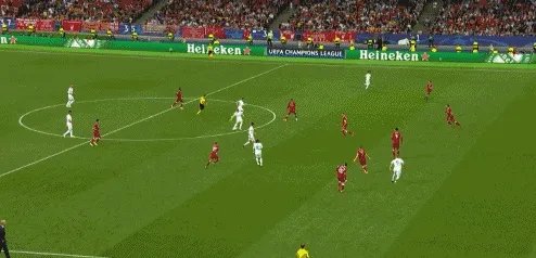 怎样用一句话，来形容一个糟糕的足球守门员？