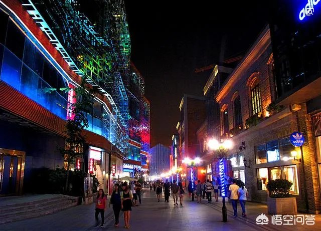 武汉的楚河汉街好玩吗？