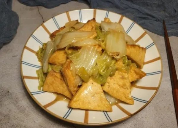 白菜炖豆腐怎样做才好吃？有什么小窍门？