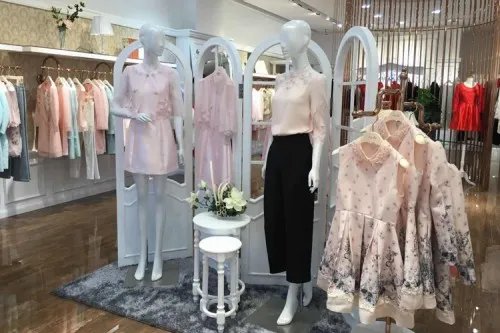 小型服装店装修效果图大全 25平米服装店装修吸睛