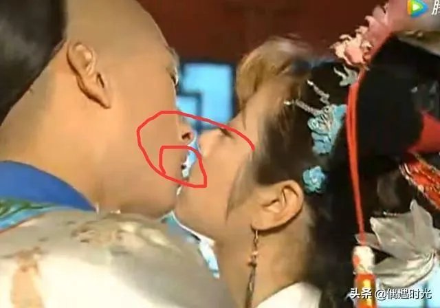 电影、电视剧拍吻戏时，发生过哪些令人尴尬的事？