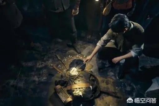 怒晴湘西中怒晴鸡怎么打不过六翅蜈蚣，它不是蜈蚣的克星吗？