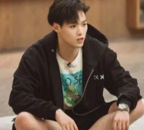 董又霖和成龙是什么关系