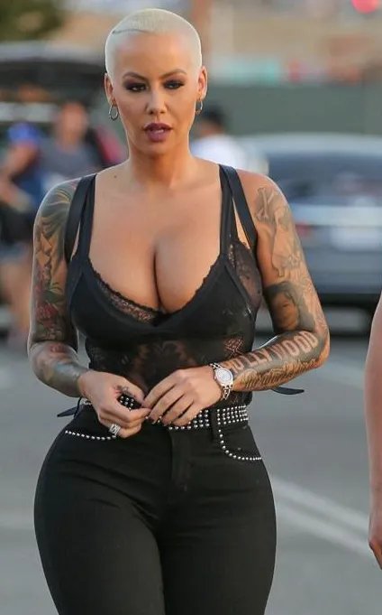 艾波·罗斯 (Amber Rose) 是一个在争议面前退缩的人吗？