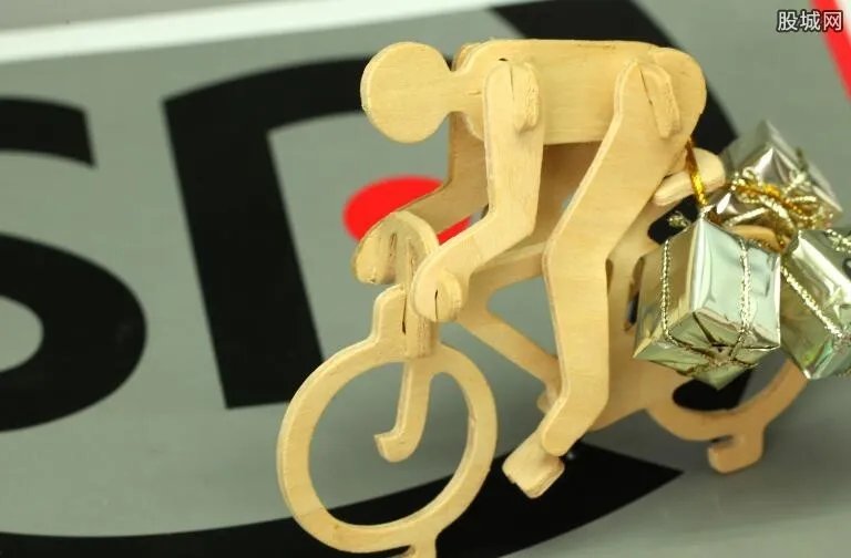 王卫承认顺丰不快 顺丰邮寄快递收费一般多少钱