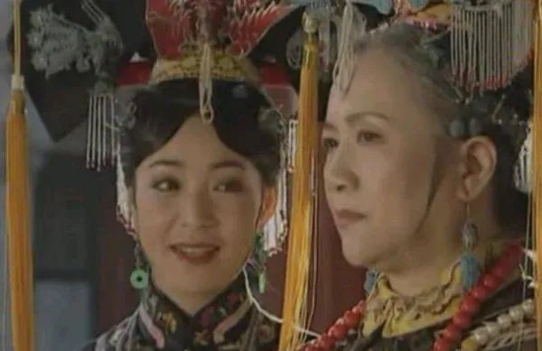 皇后 皇太后 太后 太皇太后区别？ 或者说皇帝分别给她们叫什么的？