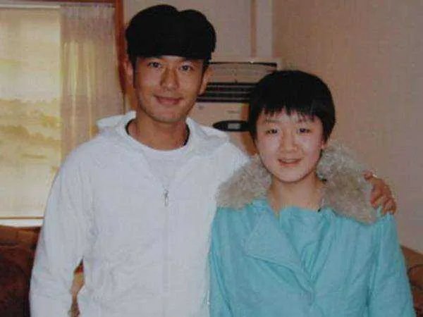 陈梦和黄晓明是什么关系？