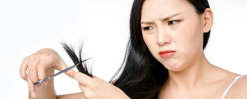 梦见自己剪自己的头发什么意思 梦见自己剪自己的头发预示什么