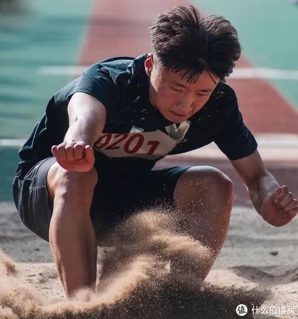 摄影器材 篇一：索尼微单nex6十万快门有感 多个镜头评测