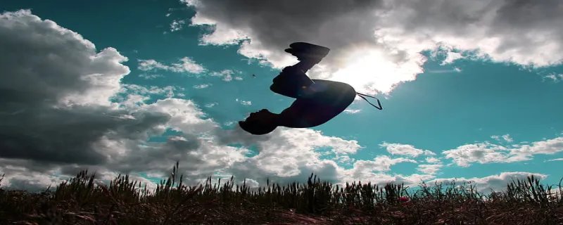 梦见自己在飞有人在追什么意思 梦见自己在飞有人在追好不好