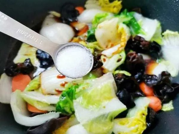 白菜炖豆腐怎样做才好吃？有什么小窍门？