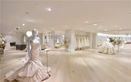 婚纱礼服师的职责是什么 礼服师应该如何介绍婚纱