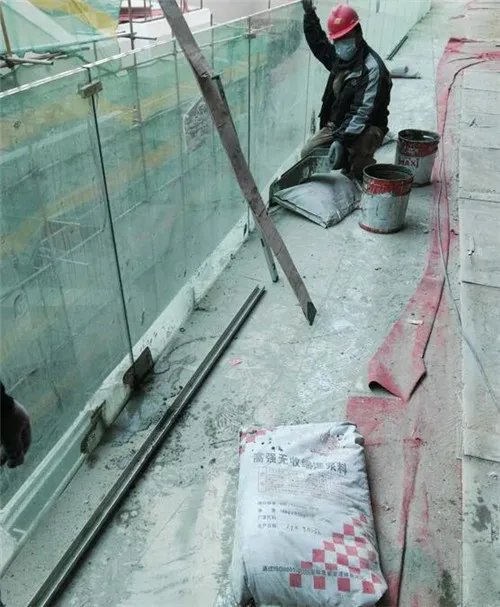 高强度无收缩灌浆料怎么使用