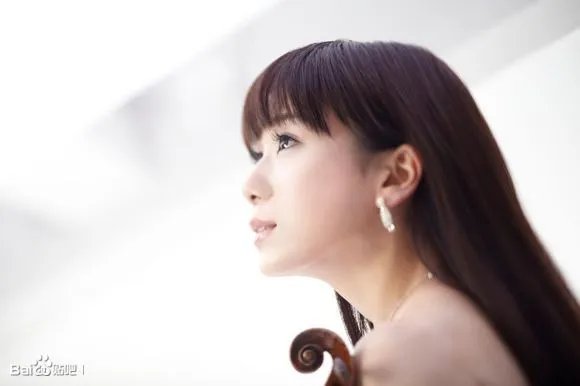 石川绫子的人物评价