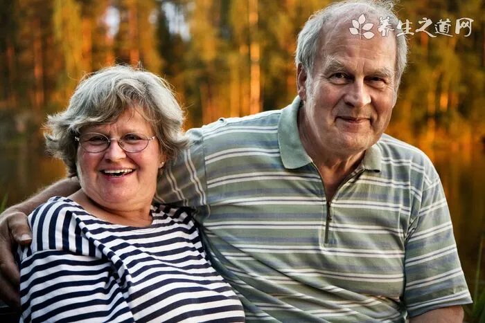 给狗狗做绝育的利弊有哪些？狗狗一般多大的时候做绝育？