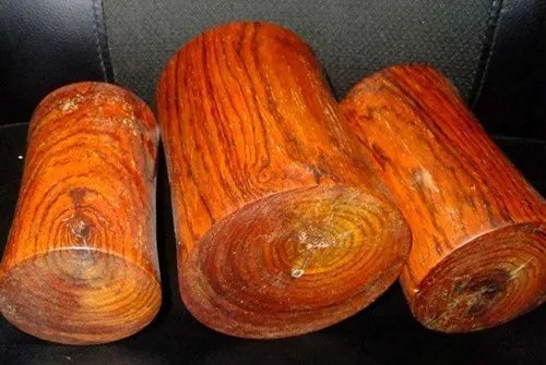 黄花梨木家具价格  怎么辨别黄花梨木家具